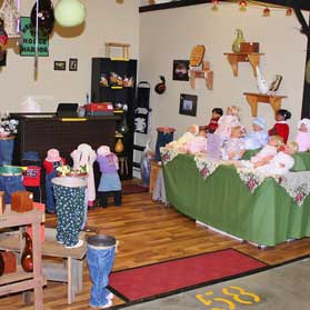 Hodge Harbor Enterprises at the Walnut Creek Amish Fleamarket in Ohio